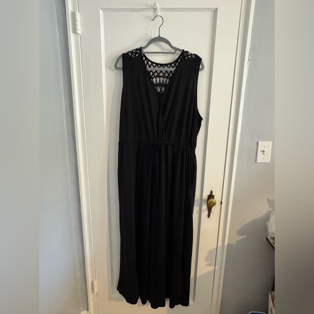 BloomChic Elegant Black Sleeveless Jumpsuit size 18-20